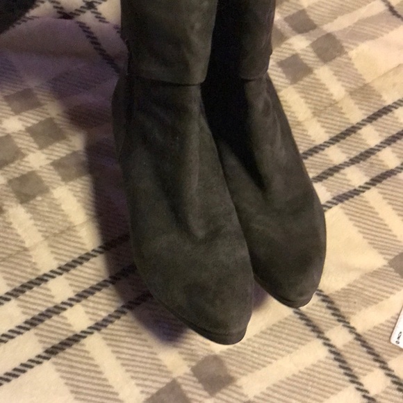 Tahari grey suede heeled boots - Picture 5 of 6